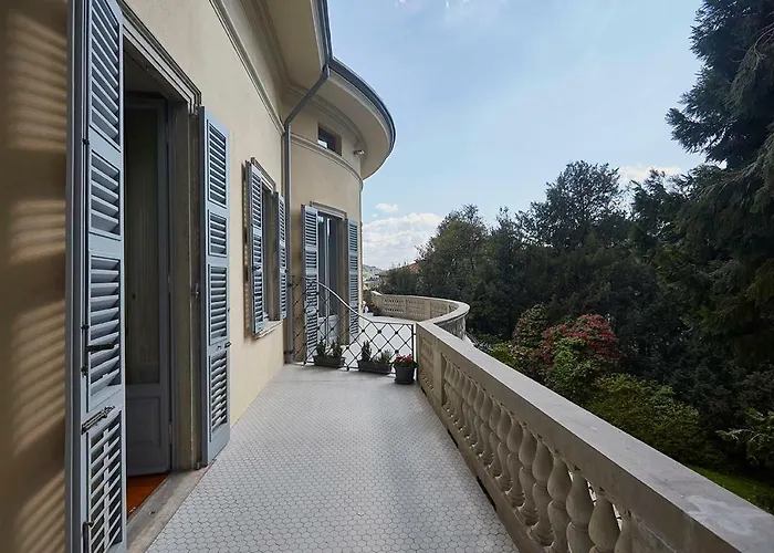 וילה Platamone *