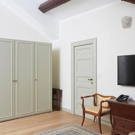Villa Platamone *